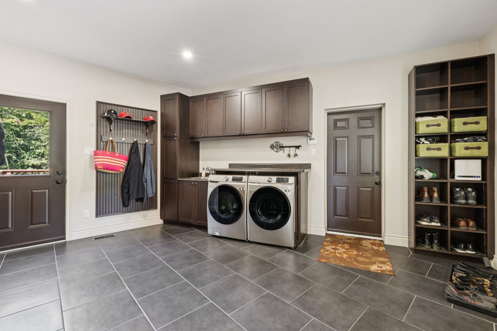 Chelsea, QC J9B 2M2, Canada, 5 Bedrooms Bedrooms, ,4 BathroomsBathrooms,Residential,Active,205494