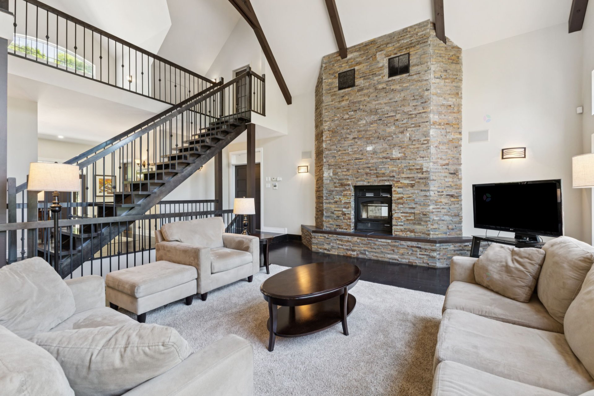 Chelsea, QC J9B 2M2, Canada, 5 Bedrooms Bedrooms, ,4 BathroomsBathrooms,Residential,Active,205494