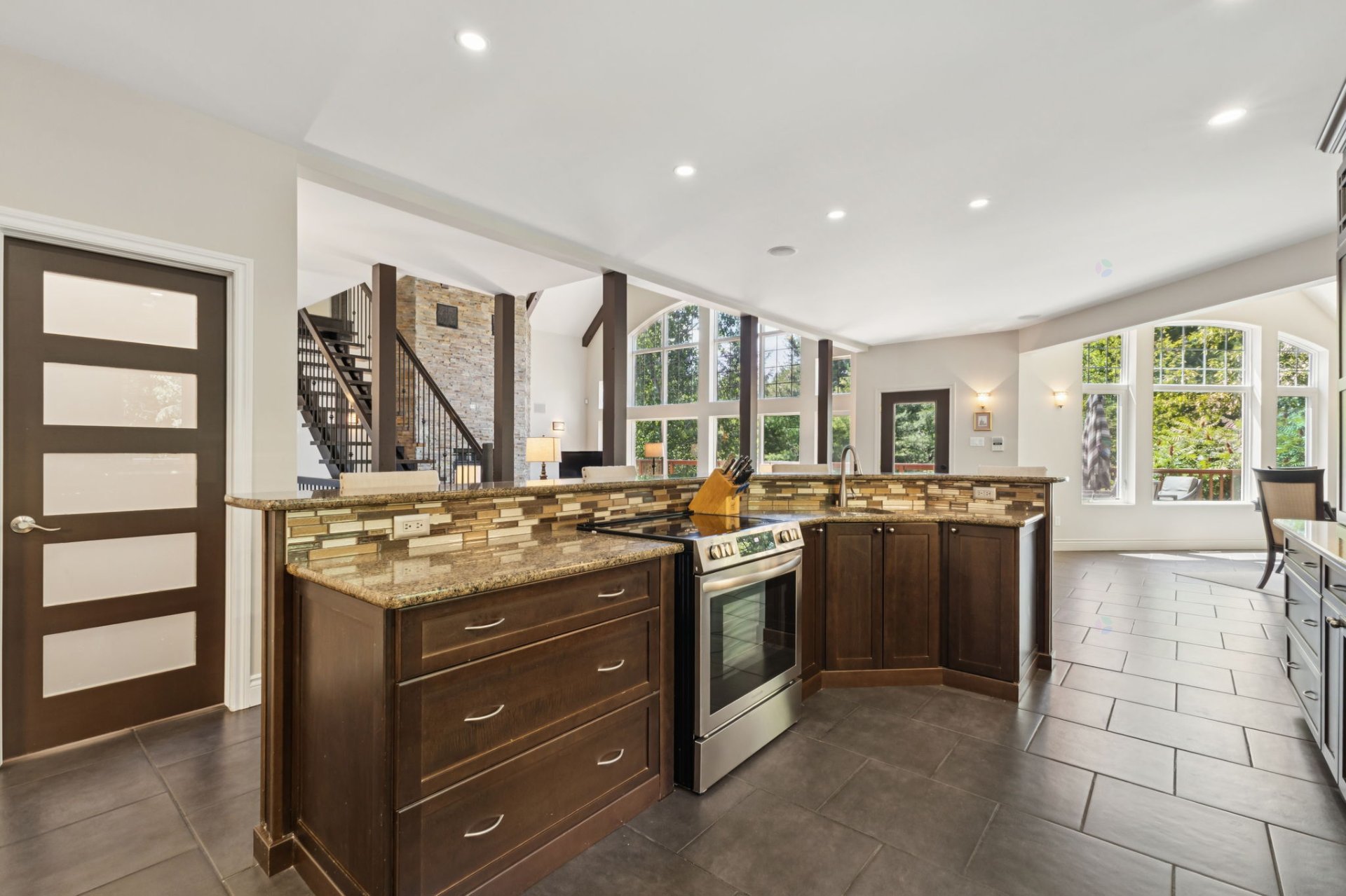 Chelsea, QC J9B 2M2, Canada, 5 Bedrooms Bedrooms, ,4 BathroomsBathrooms,Residential,Active,205494