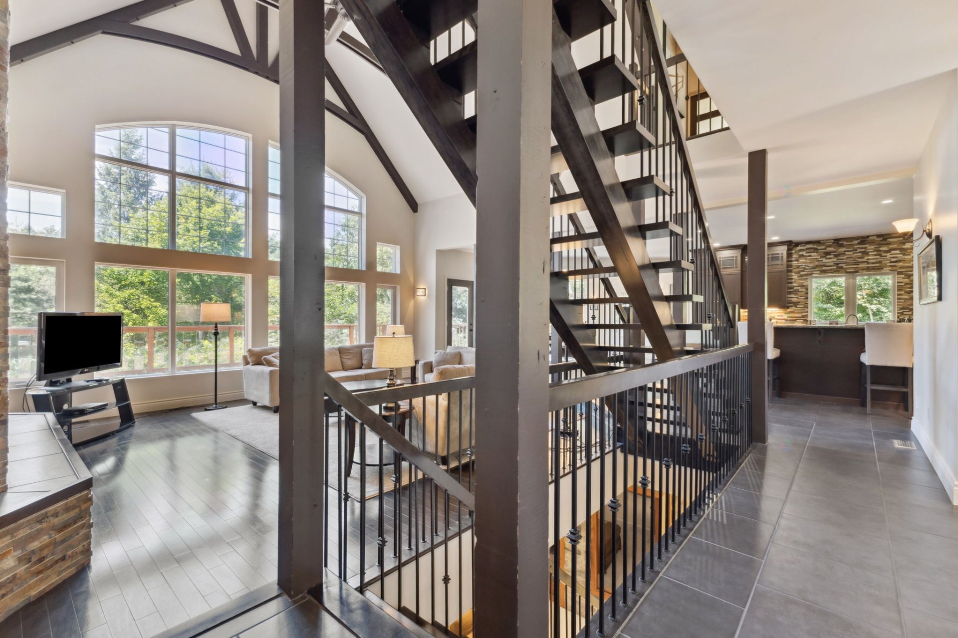 Chelsea, QC J9B 2M2, Canada, 5 Bedrooms Bedrooms, ,4 BathroomsBathrooms,Residential,Active,205494