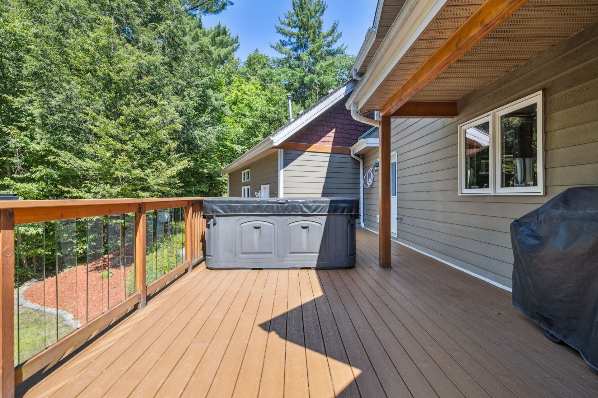 Chelsea, QC J9B 2M2, Canada, 5 Bedrooms Bedrooms, ,4 BathroomsBathrooms,Residential,Active,205494