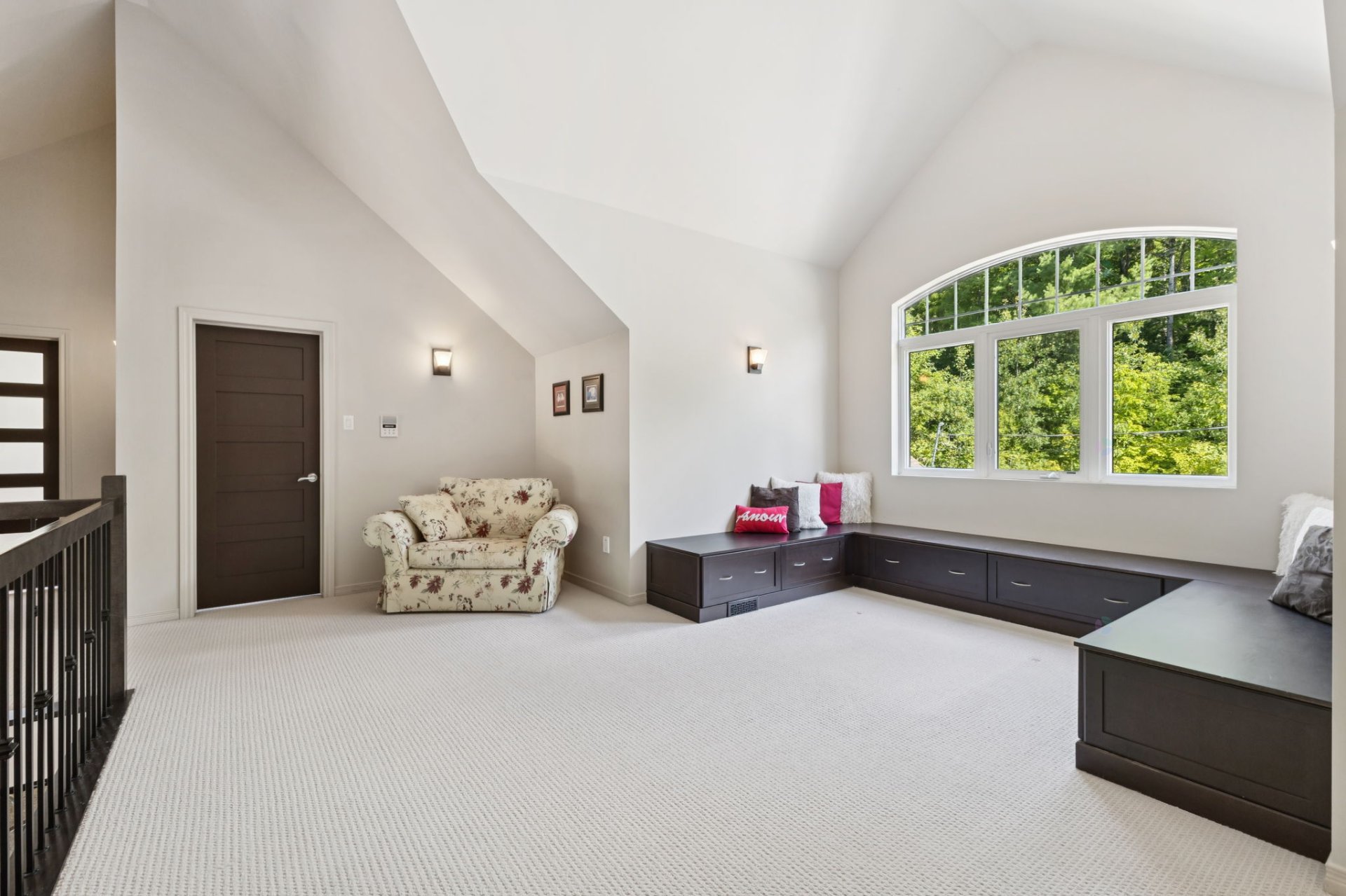 Chelsea, QC J9B 2M2, Canada, 5 Bedrooms Bedrooms, ,4 BathroomsBathrooms,Residential,Active,205494