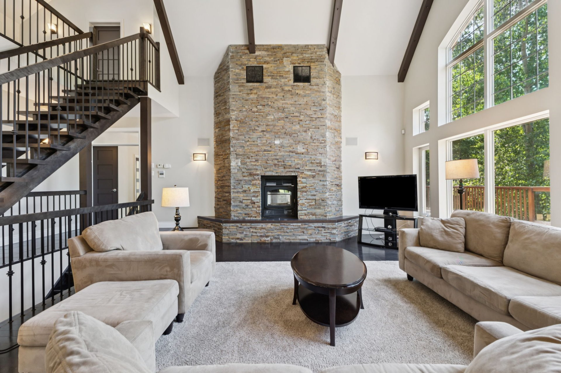 Chelsea, QC J9B 2M2, Canada, 5 Bedrooms Bedrooms, ,4 BathroomsBathrooms,Residential,Active,205494