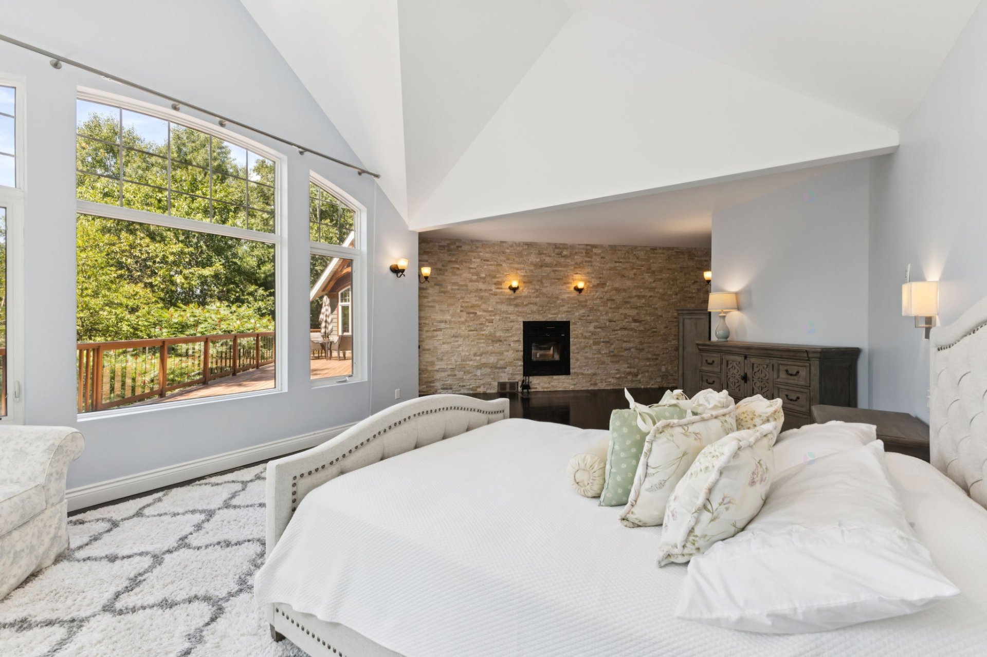 Chelsea, QC J9B 2M2, Canada, 5 Bedrooms Bedrooms, ,4 BathroomsBathrooms,Residential,Active,205494