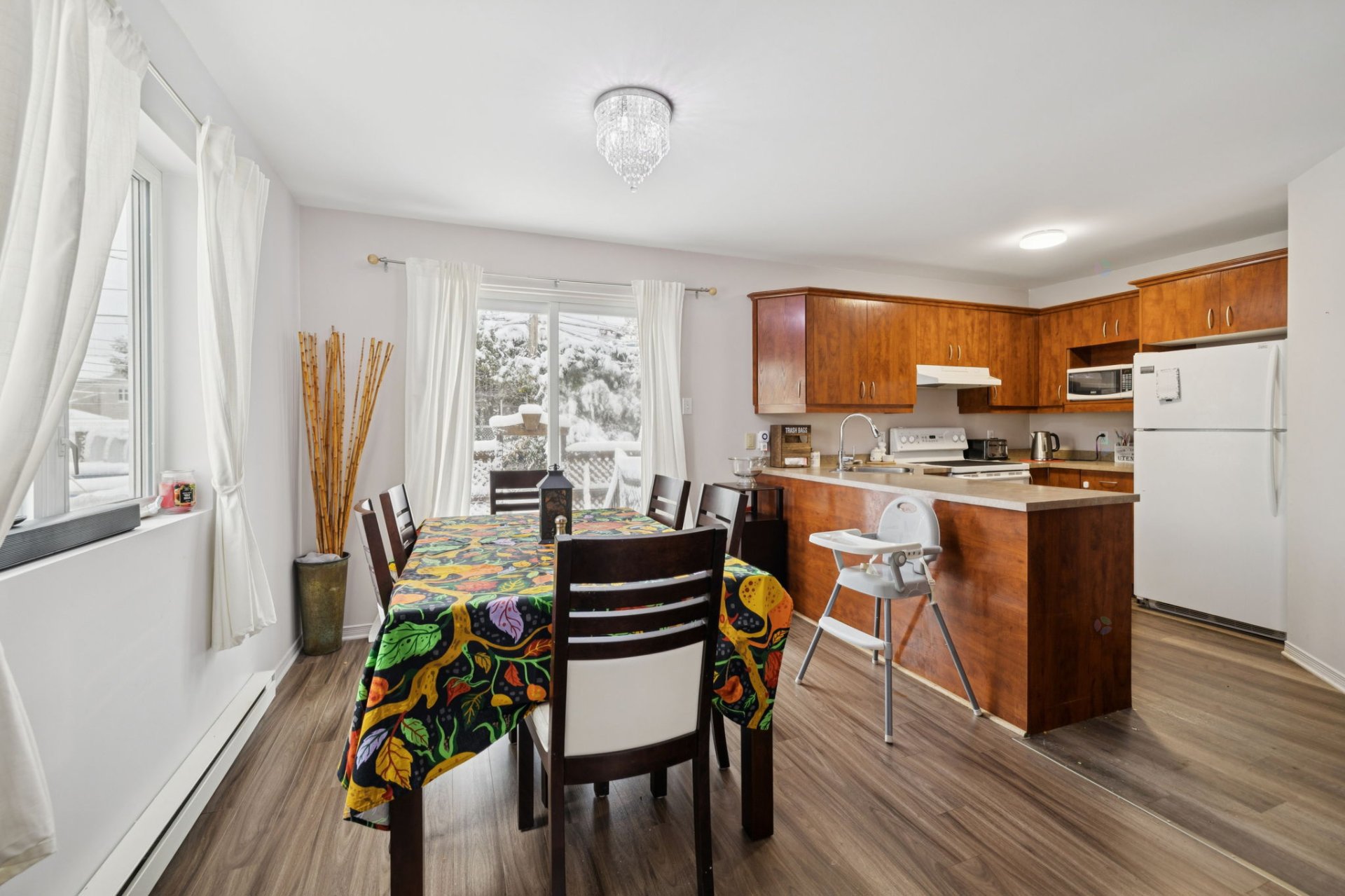 Laval (Sainte-Dorothée), QC H7Y 2C6, Canada, 3 Bedrooms Bedrooms, ,2 BathroomsBathrooms,Residential,Active,244933