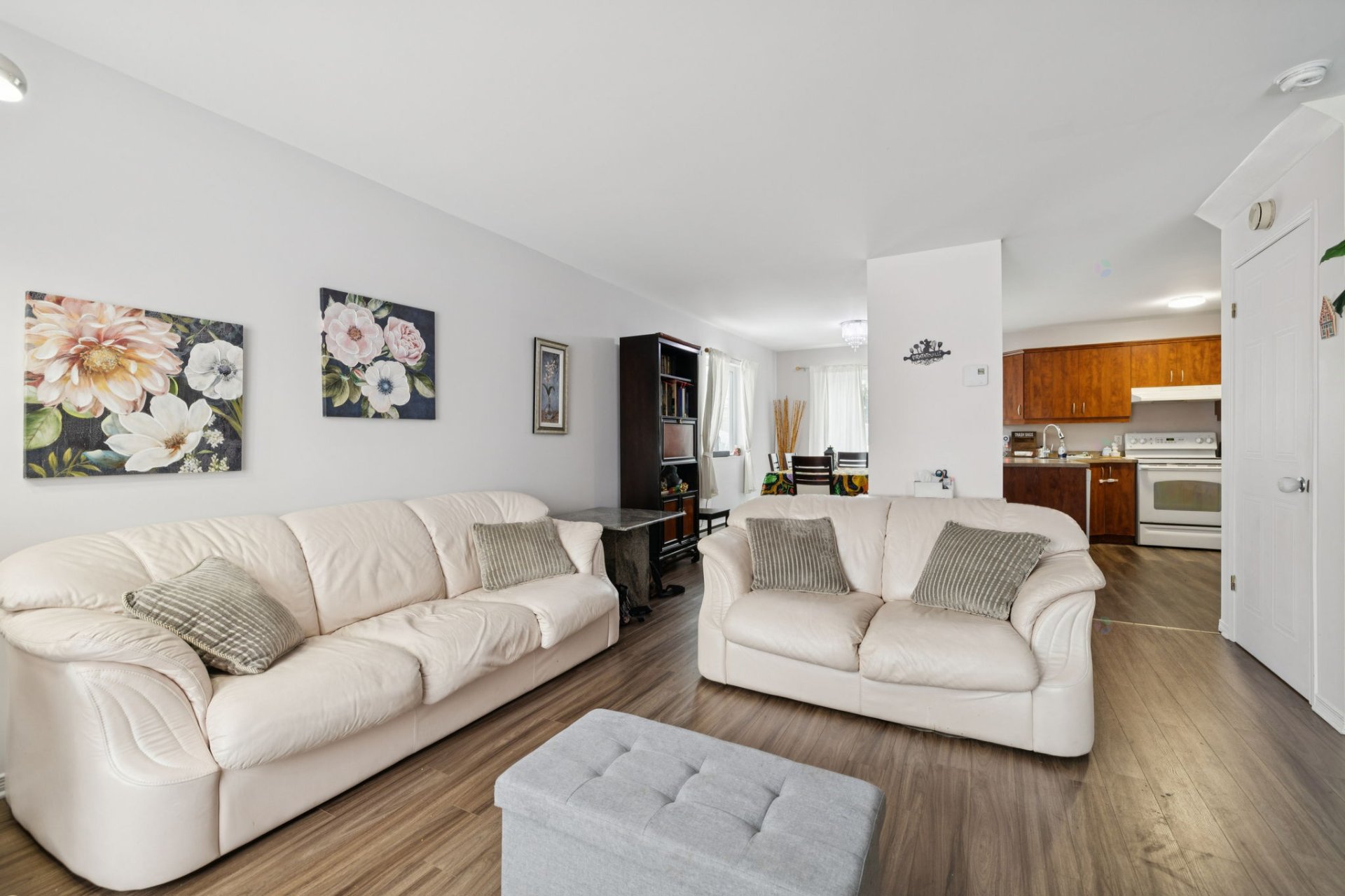 Laval (Sainte-Dorothée), QC H7Y 2C6, Canada, 3 Bedrooms Bedrooms, ,2 BathroomsBathrooms,Residential,Active,244933