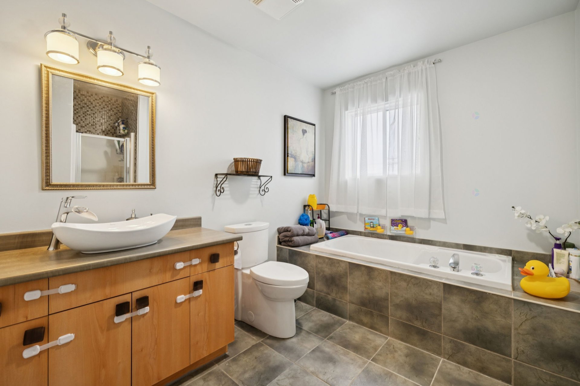 Laval (Sainte-Dorothée), QC H7Y 2C6, Canada, 3 Bedrooms Bedrooms, ,2 BathroomsBathrooms,Residential,Active,244933