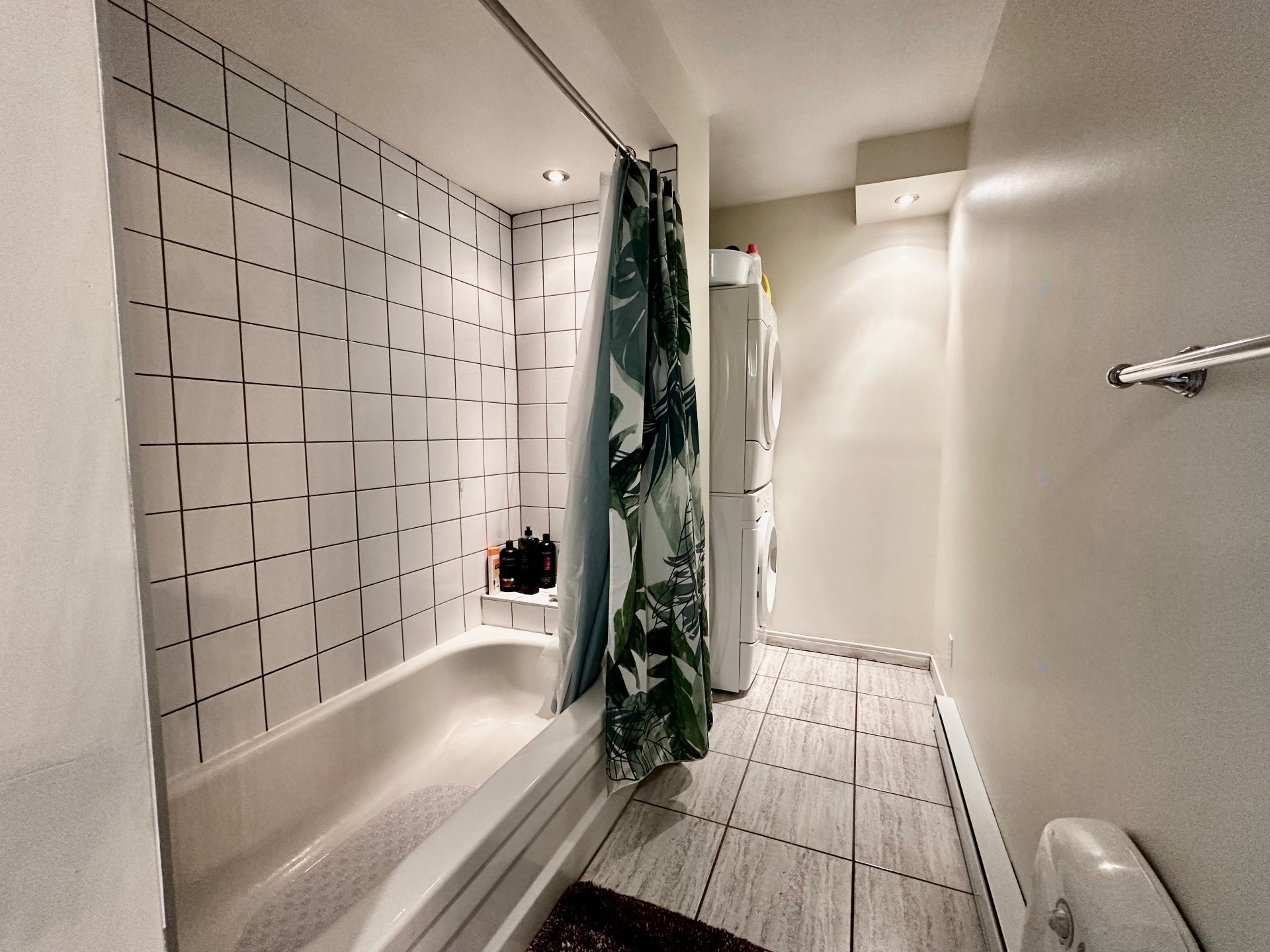 Prévost, QC J5L 2S2, Canada, 2 Bedrooms Bedrooms, ,1 BathroomBathrooms,Residential,Active,251388