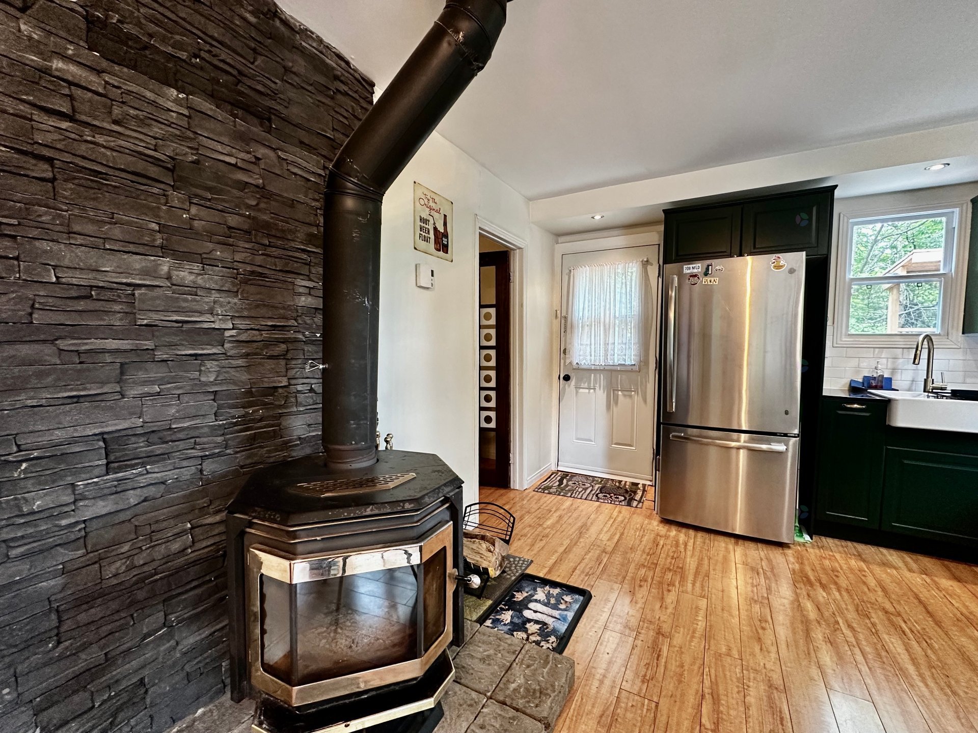 Prévost, QC J5L 2S2, Canada, 2 Bedrooms Bedrooms, ,1 BathroomBathrooms,Residential,Active,251388