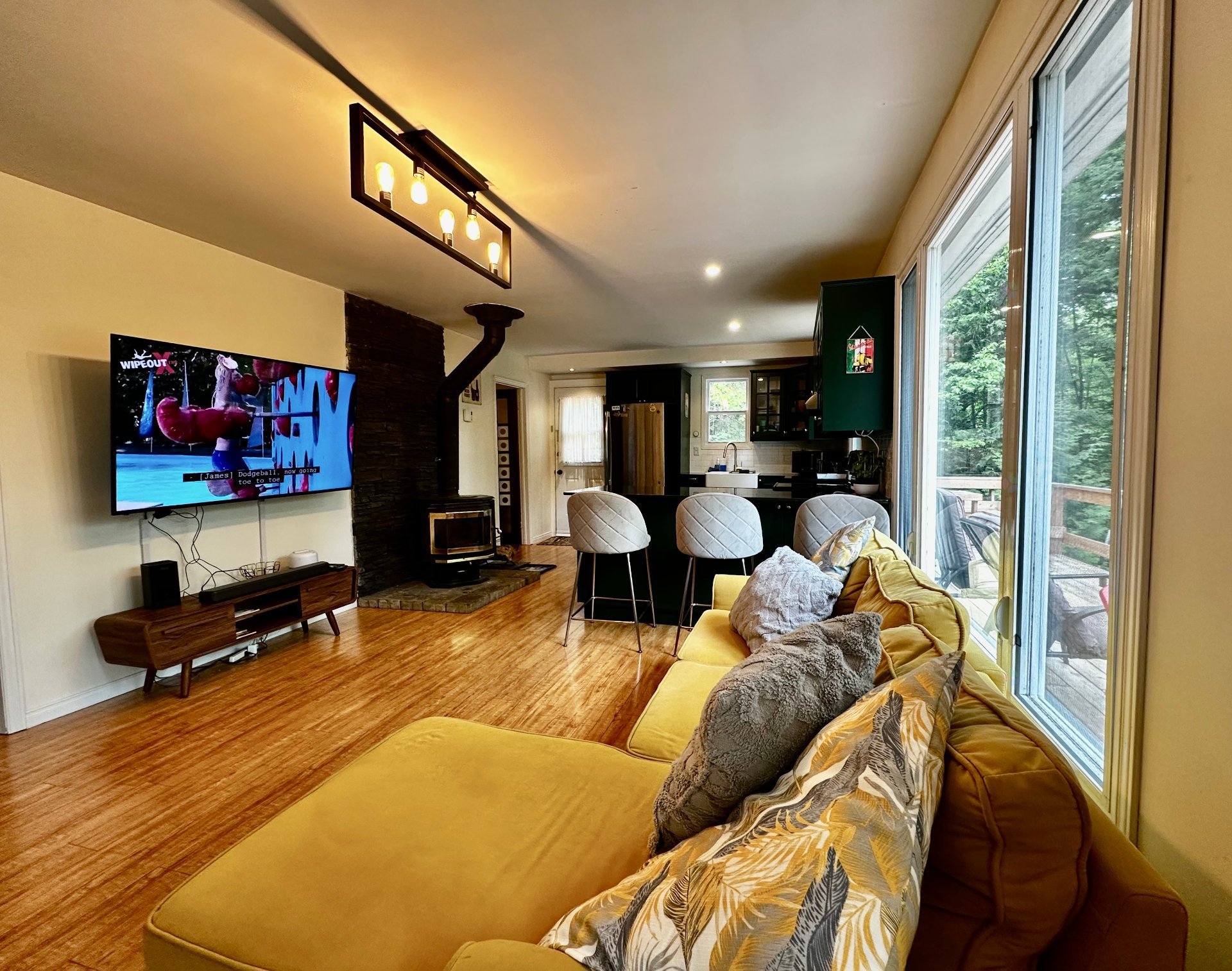 Prévost, QC J5L 2S2, Canada, 2 Bedrooms Bedrooms, ,1 BathroomBathrooms,Residential,Active,251388