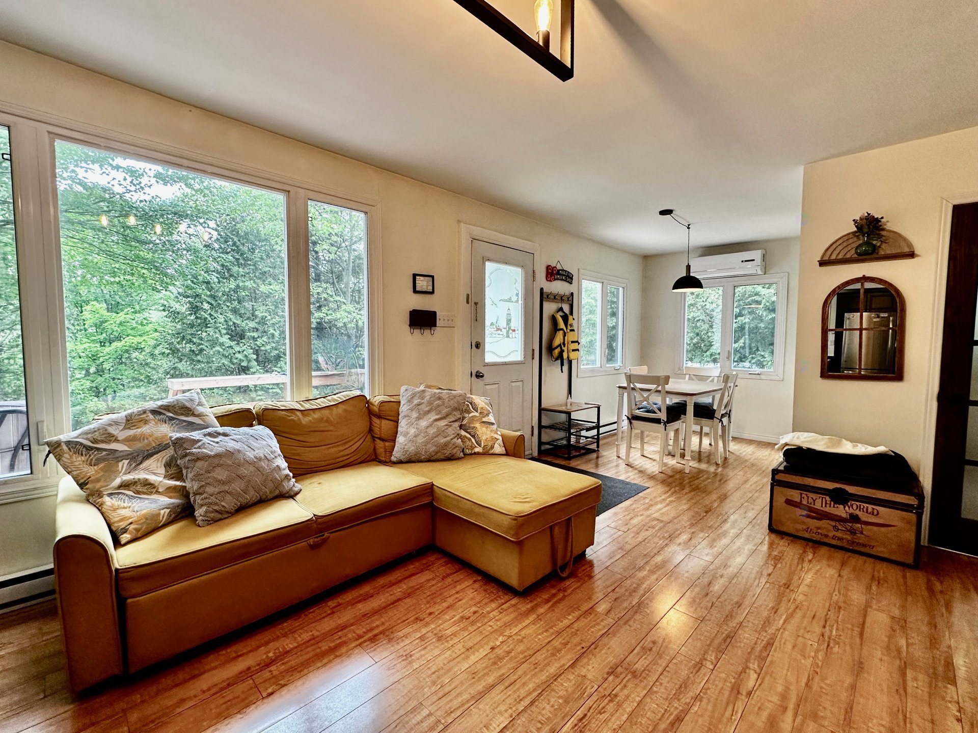 Prévost, QC J5L 2S2, Canada, 2 Bedrooms Bedrooms, ,1 BathroomBathrooms,Residential,Active,251388