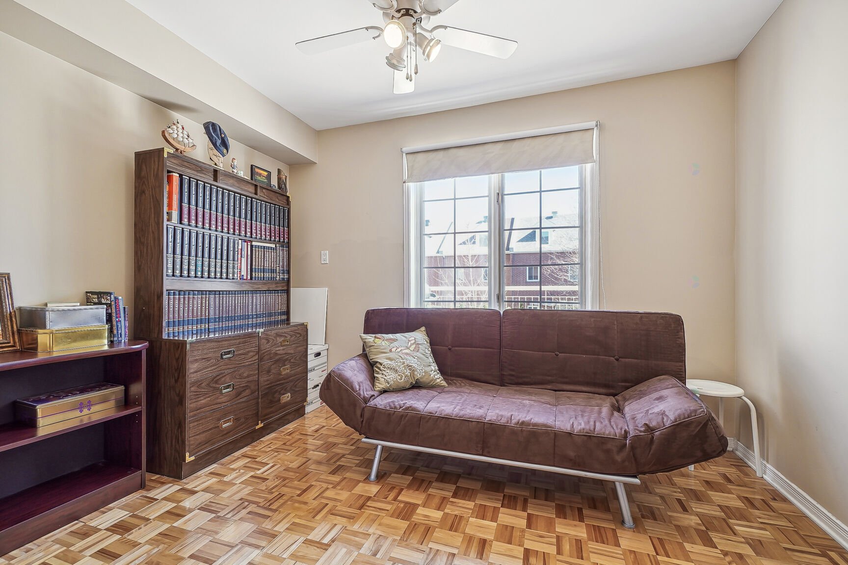 Montréal (Saint-Laurent), QC H4R 2S9, Canada, 2 Bedrooms Bedrooms, ,2 BathroomsBathrooms,Residential,Active,229266