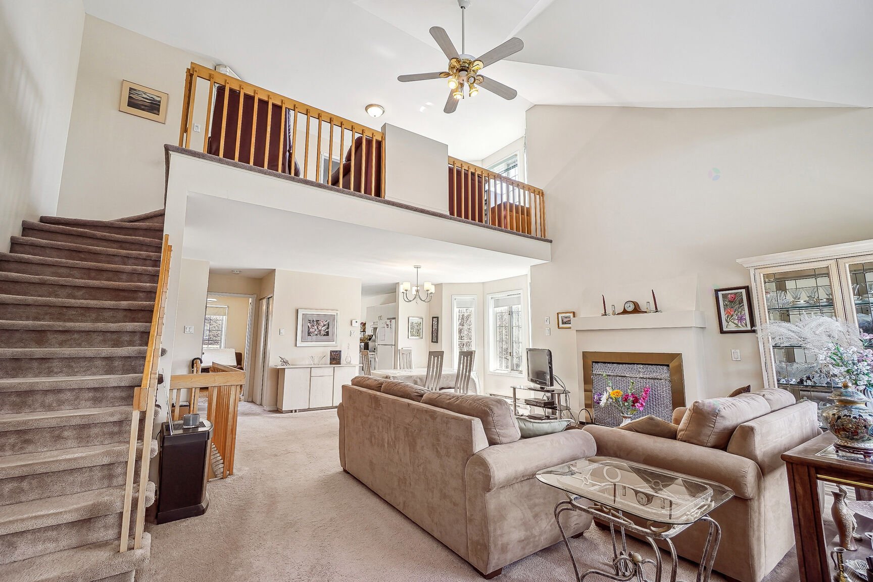 Montréal (Saint-Laurent), QC H4R 2S9, Canada, 2 Bedrooms Bedrooms, ,2 BathroomsBathrooms,Residential,Active,229266