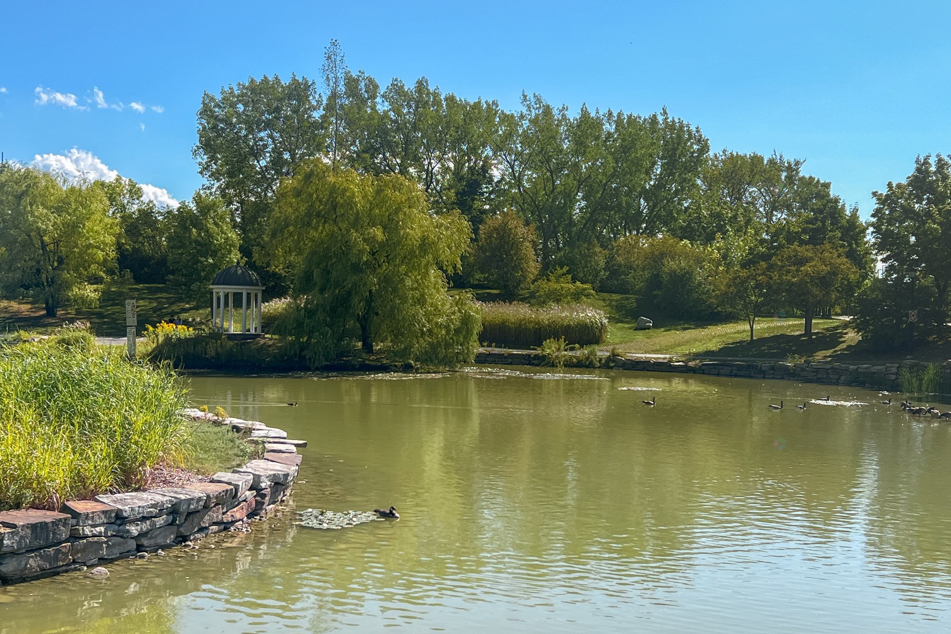 Montréal (Saint-Laurent), QC H4R 2S9, Canada, 2 Bedrooms Bedrooms, ,2 BathroomsBathrooms,Residential,Active,229266