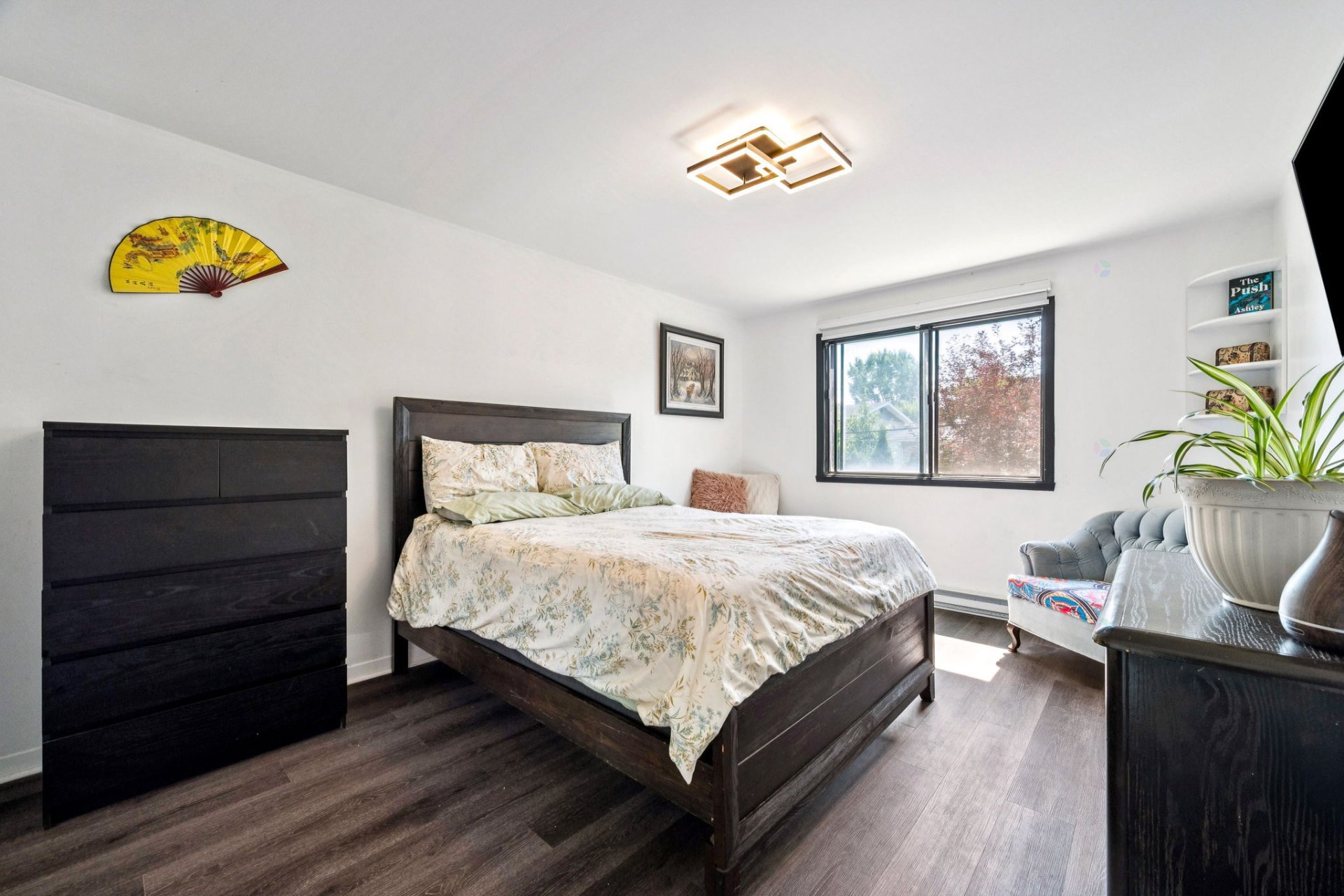 Saint-Lambert, QC J4S 1Y6, Canada, 2 Bedrooms Bedrooms, ,1 BathroomBathrooms,Residential,Active,239695