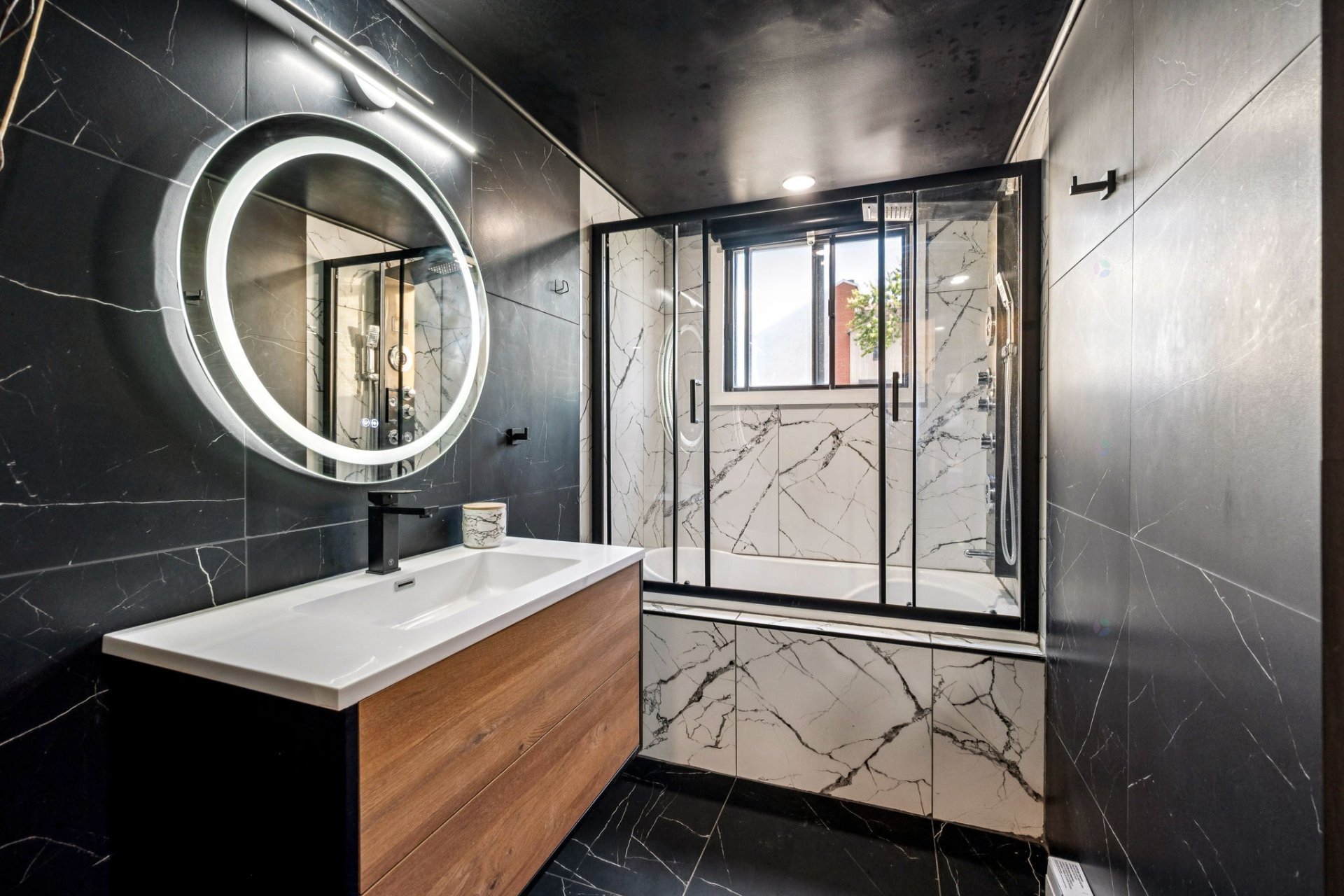 Saint-Lambert, QC J4S 1Y6, Canada, 2 Bedrooms Bedrooms, ,1 BathroomBathrooms,Residential,Active,239695