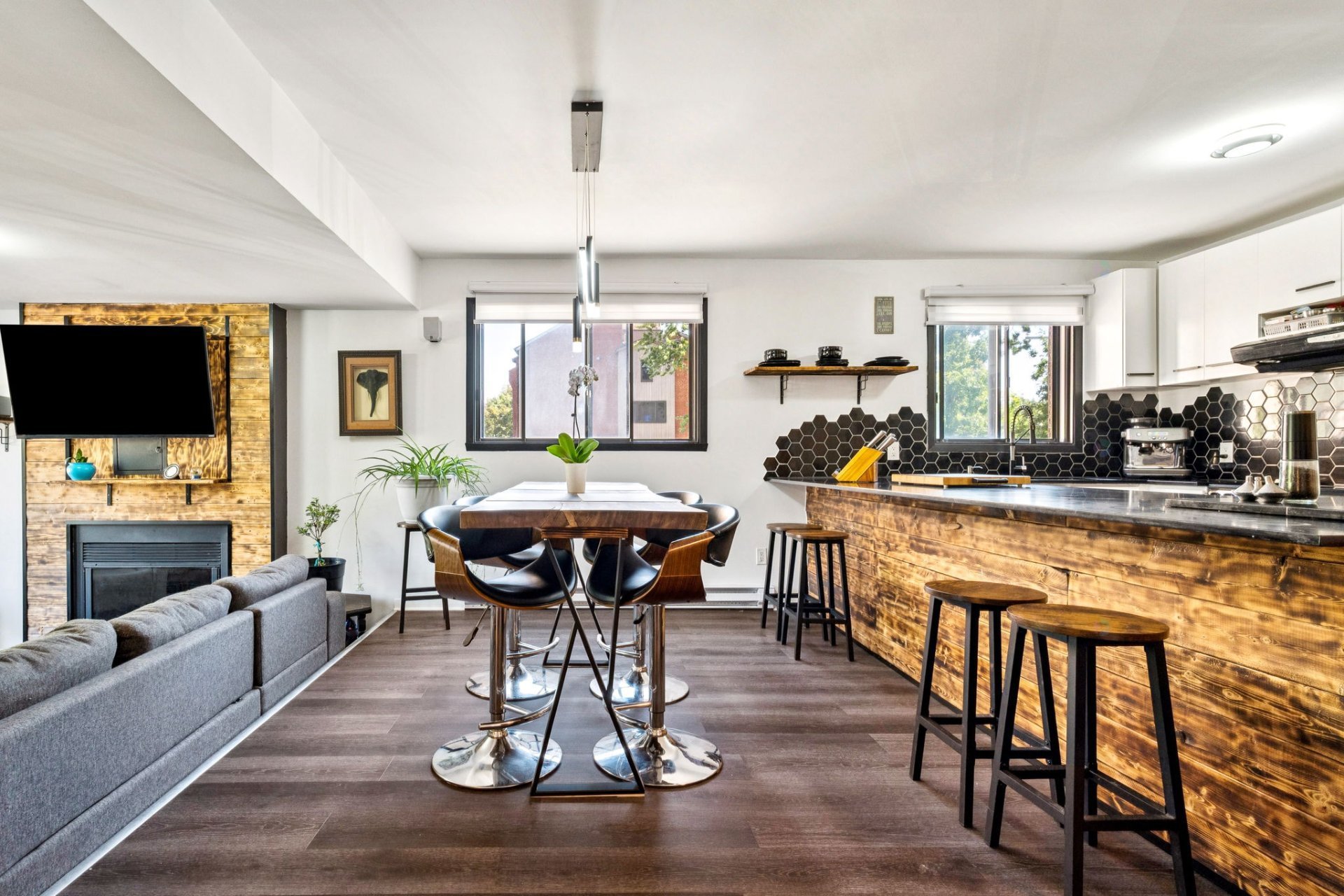 Saint-Lambert, QC J4S 1Y6, Canada, 2 Bedrooms Bedrooms, ,1 BathroomBathrooms,Residential,Active,239695