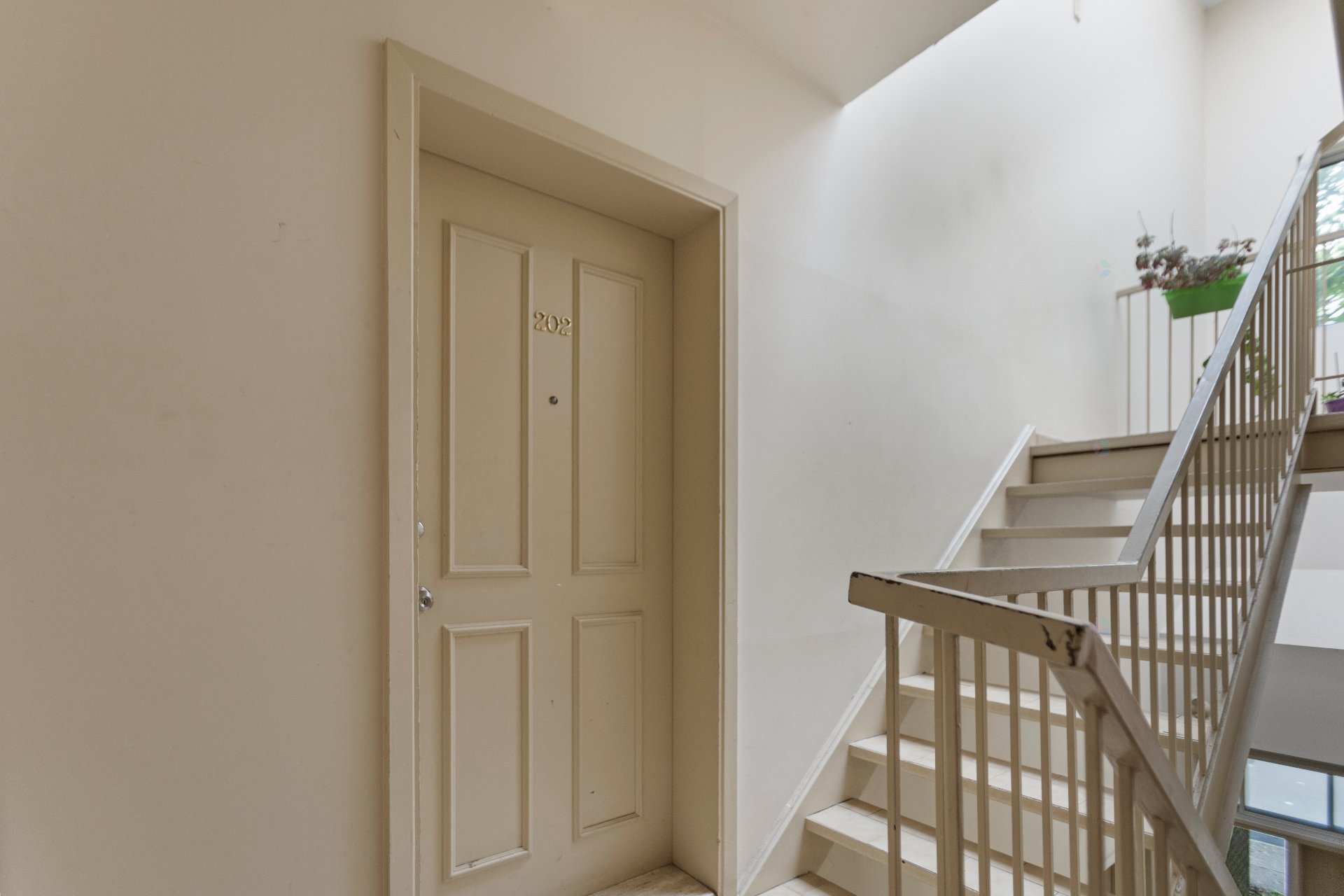 Montréal (Le Sud-Ouest), QC H3J 2S2, Canada, 2 Bedrooms Bedrooms, ,1 BathroomBathrooms,Residential,Active,209837