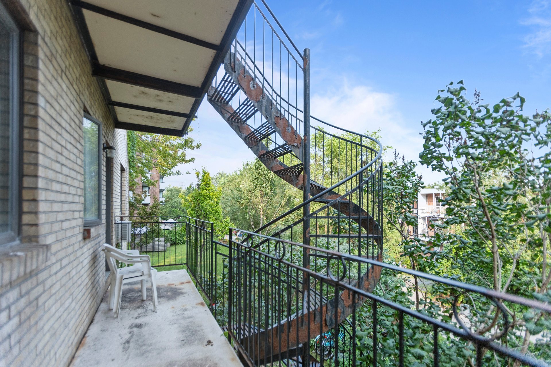 Montréal (Le Sud-Ouest), QC H3J 2S2, Canada, 2 Bedrooms Bedrooms, ,1 BathroomBathrooms,Residential,Active,209837