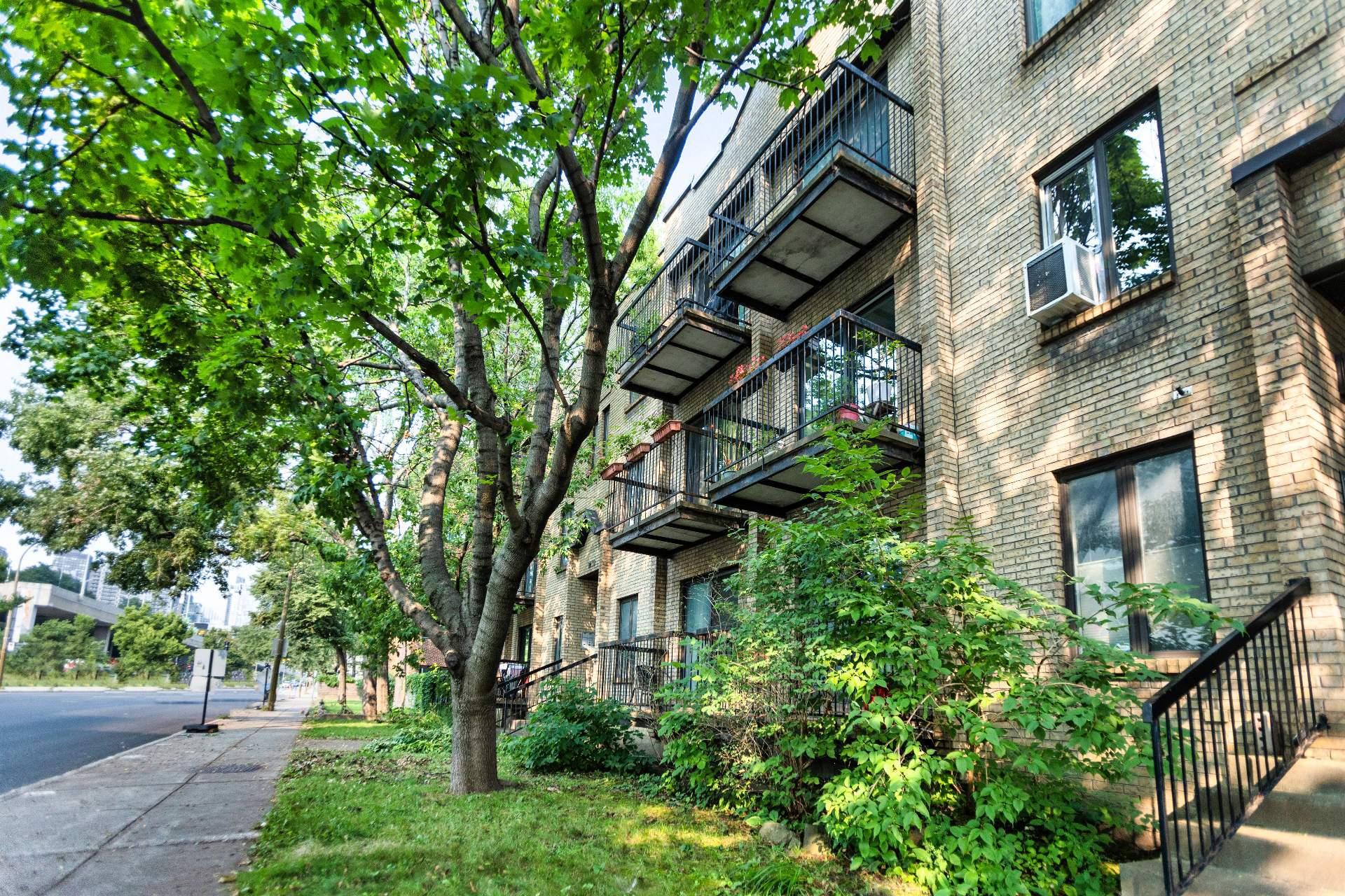 Montréal (Le Sud-Ouest), QC H3J 2S2, Canada, 2 Bedrooms Bedrooms, ,1 BathroomBathrooms,Residential,Active,209837