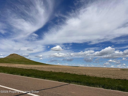 29TH ST SW, DICKINSON, ND 58601 - Image 06d052deecfc40c9ee8ae348c55ea46e/2153663031