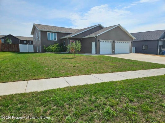2224 WAHL ST, DICKINSON, ND 58601 - Image 244fe82bb13d8d6448fe7be345f52d23/3000004508