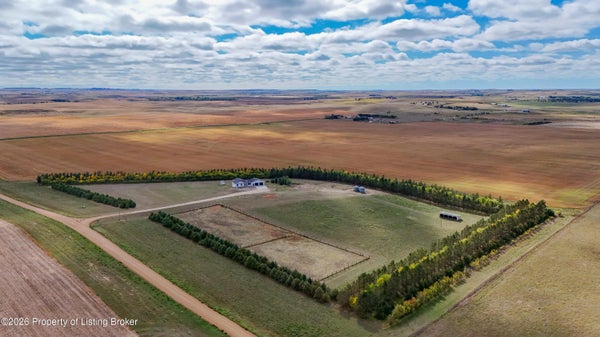 3961 115TH AVE SW, DICKINSON, ND 58601 - Image 33b85b1a88b542ea07ec4c3393b34f4e/1468414222
