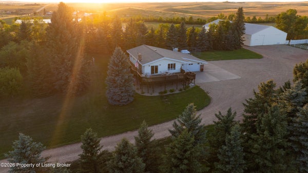 11741 HIGHWAY 10, DICKINSON, ND 58601 - Image 4bfc7bc8f37aaff0930efdece077c31a/1277871785