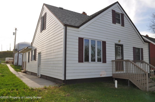 105 7TH AVE W, LEMMON, SD 57638 - Image 6b992fff859e82036eb3ab02b3f576c8/3665968657