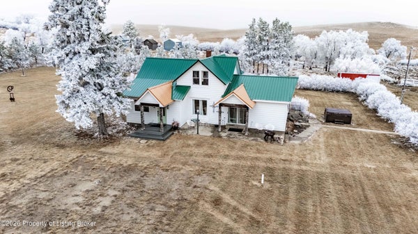 105 7TH AVE NW, HETTINGER, ND 58639 - Image 6cf4ca77a5babeafdafd0c5e96a76f50/1293280292