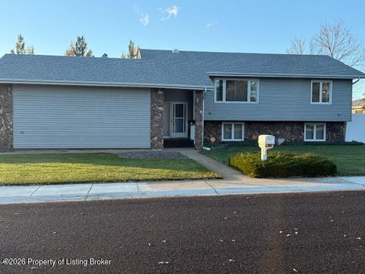 903 12TH AVE E, DICKINSON, ND 58601 - Image 83ea2e255477e8ca6da5b706ac43dc37/2973743496