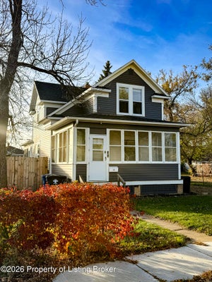 11 7TH AVE W, DICKINSON, ND 58601 - Image b995d2b434a9a6f56e4fbd866e770d0a/2611477513