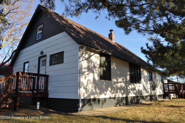 110 8TH ST W, LEMMON, SD 57638 - Image e8c3ac3f4b5d85f2bf91cba2e3d868ca/2160114286