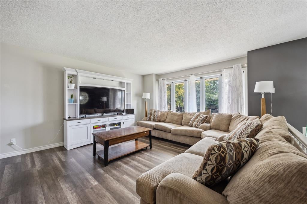 526 BIRCHBANK Avenue