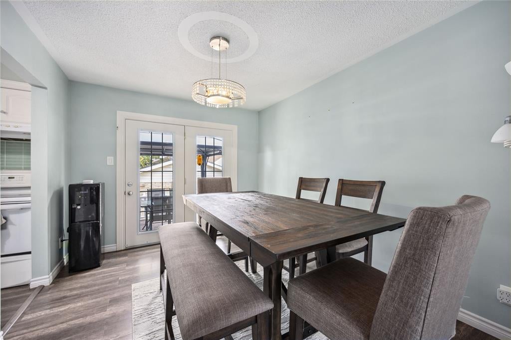 526 BIRCHBANK Avenue