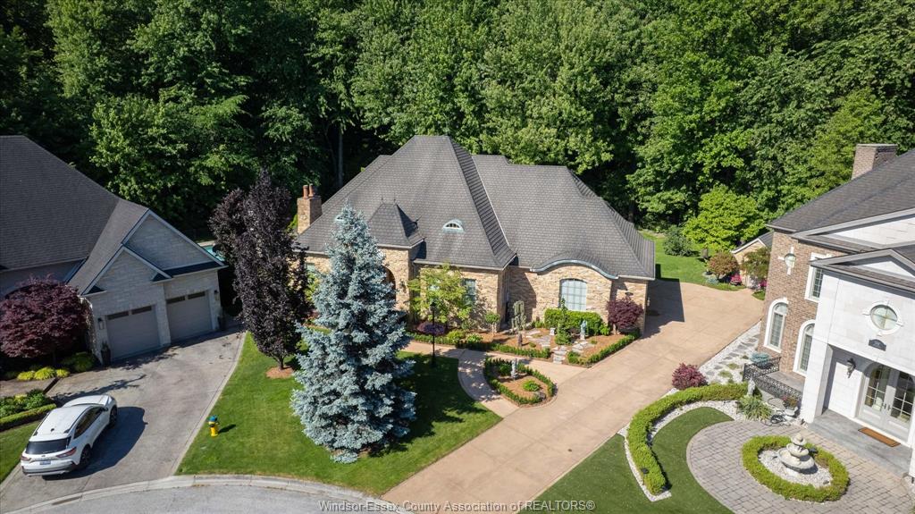 385 BEL AIR Circle