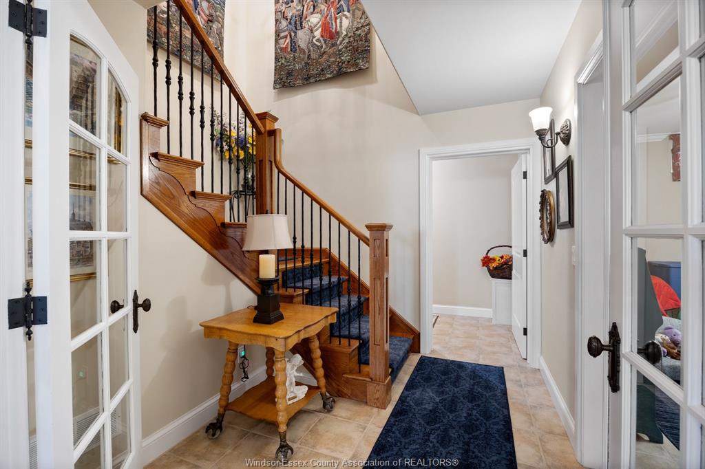 385 BEL AIR Circle