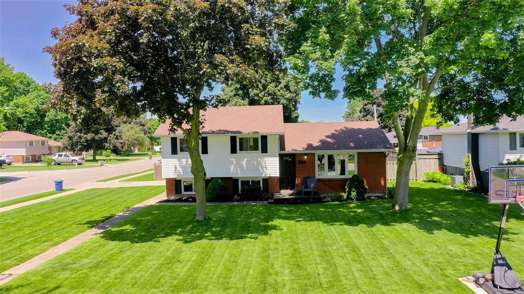 306 BRAEMAR Place