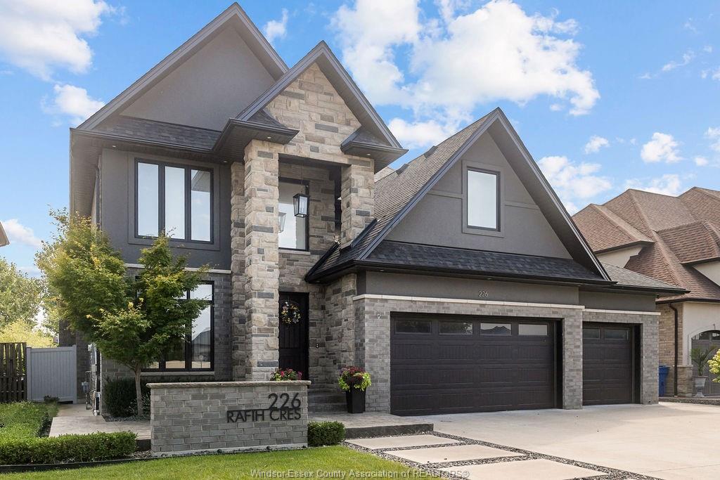 226 RAFIH Crescent