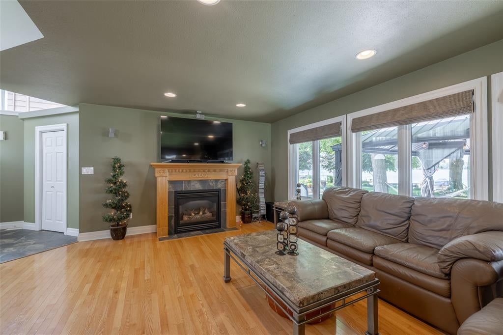 3101 ST CLAIR Parkway