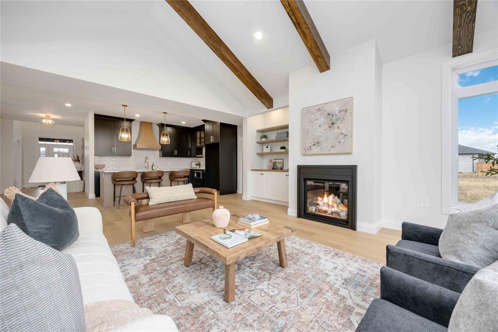 3527 PAUL Crescent