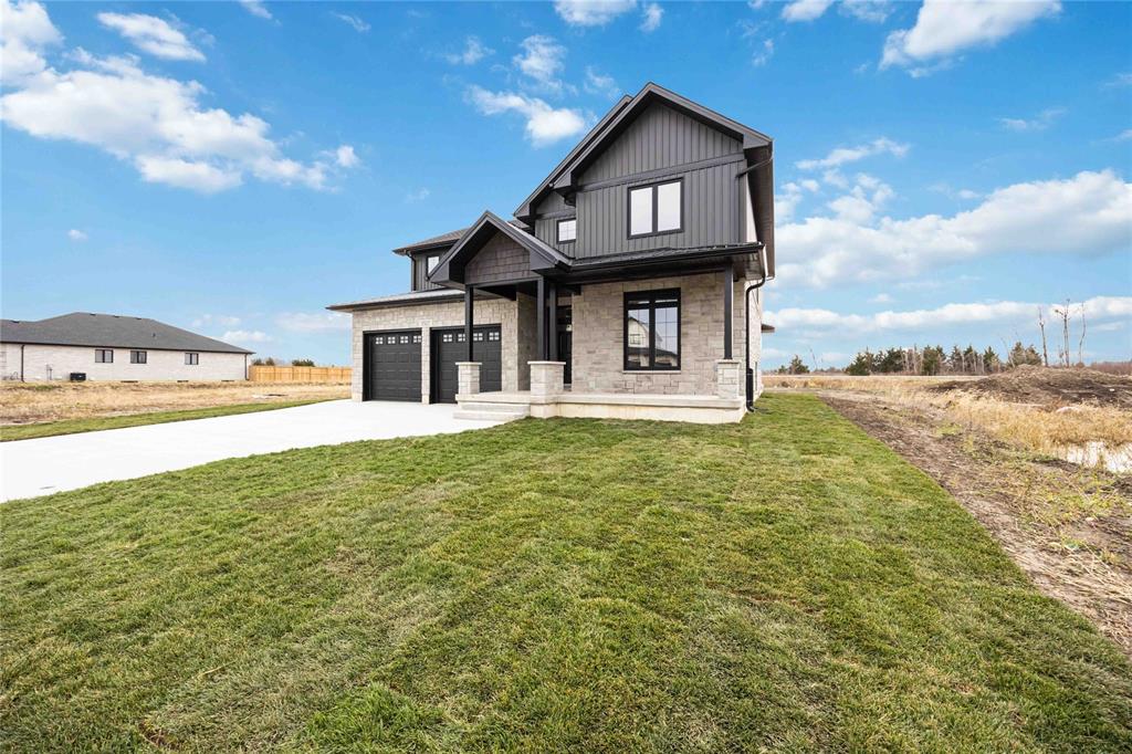 3527 PAUL Crescent