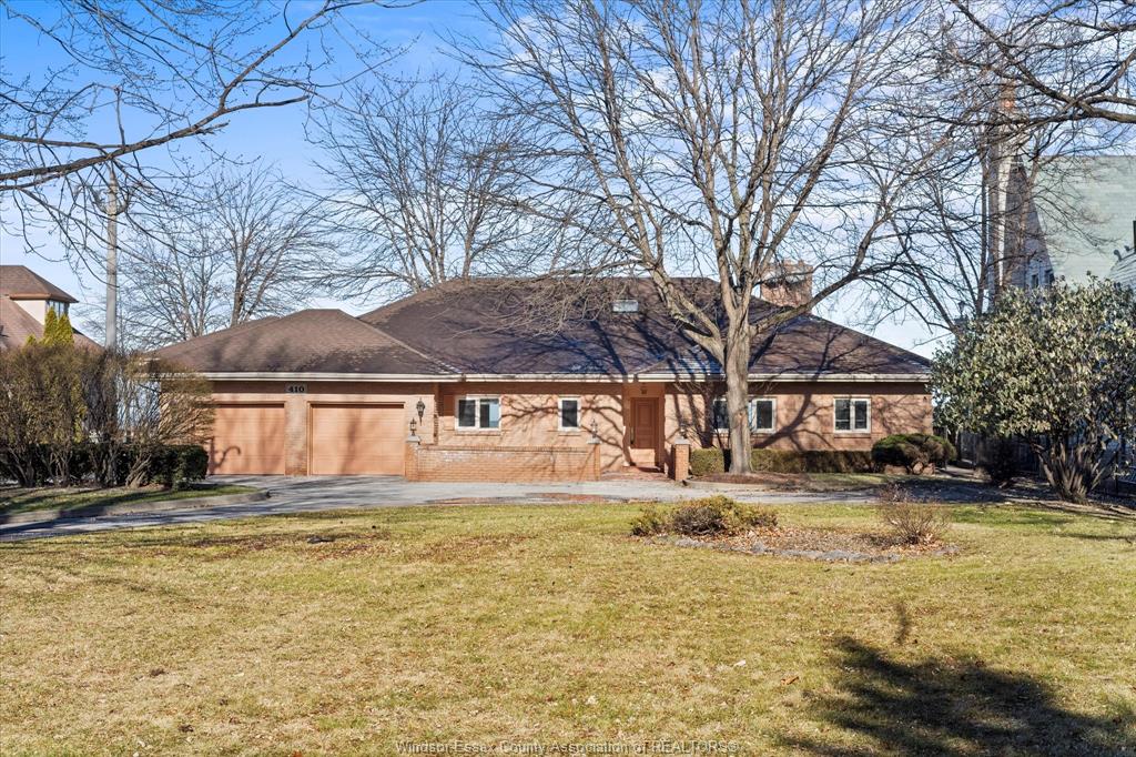 410 RUSSELL WOODS Road