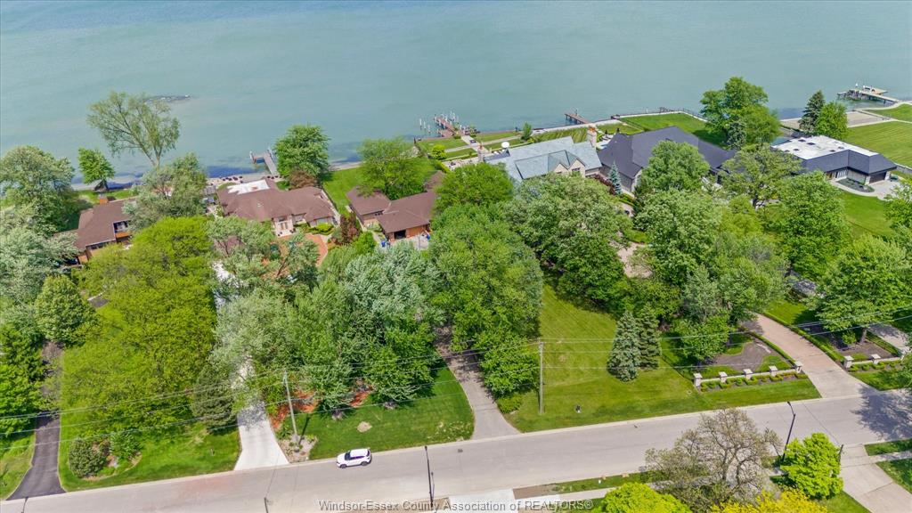 410 RUSSELL WOODS Road