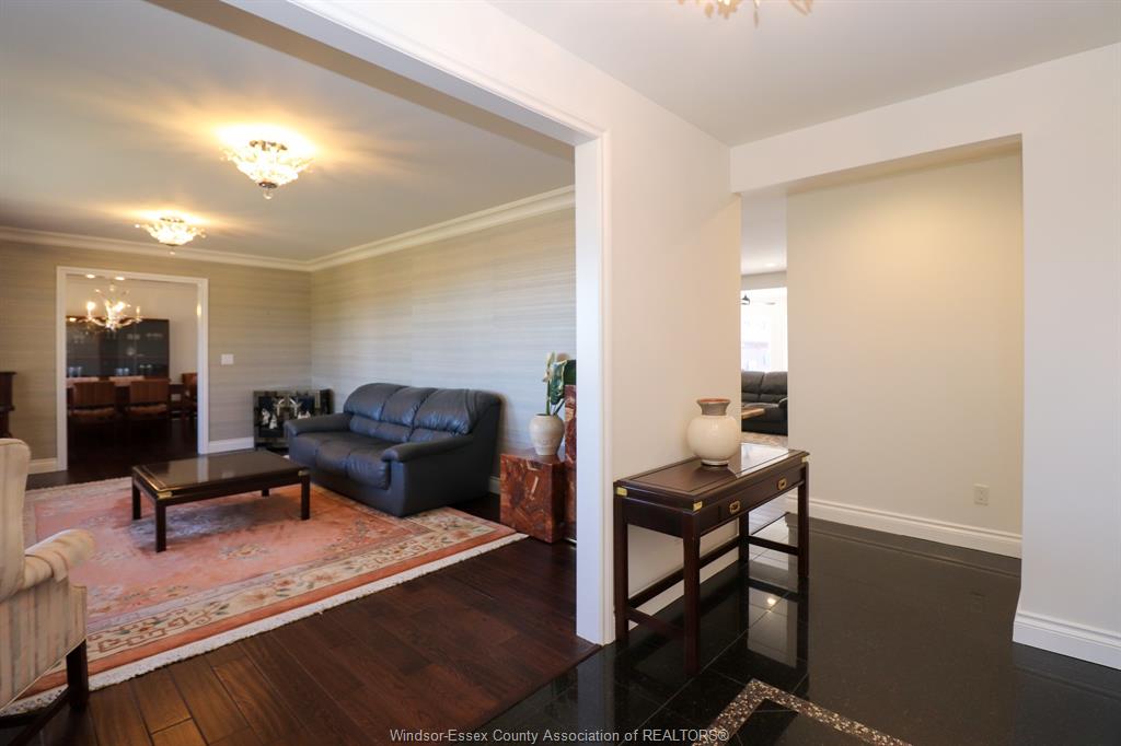463 RUSSELL WOODS Road
