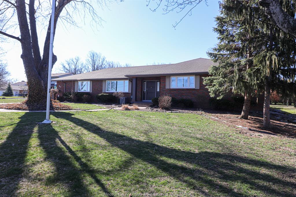 463 RUSSELL WOODS Road