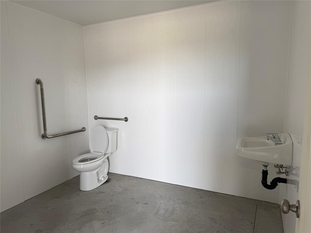 7925 INDUSTRIAL Drive 6