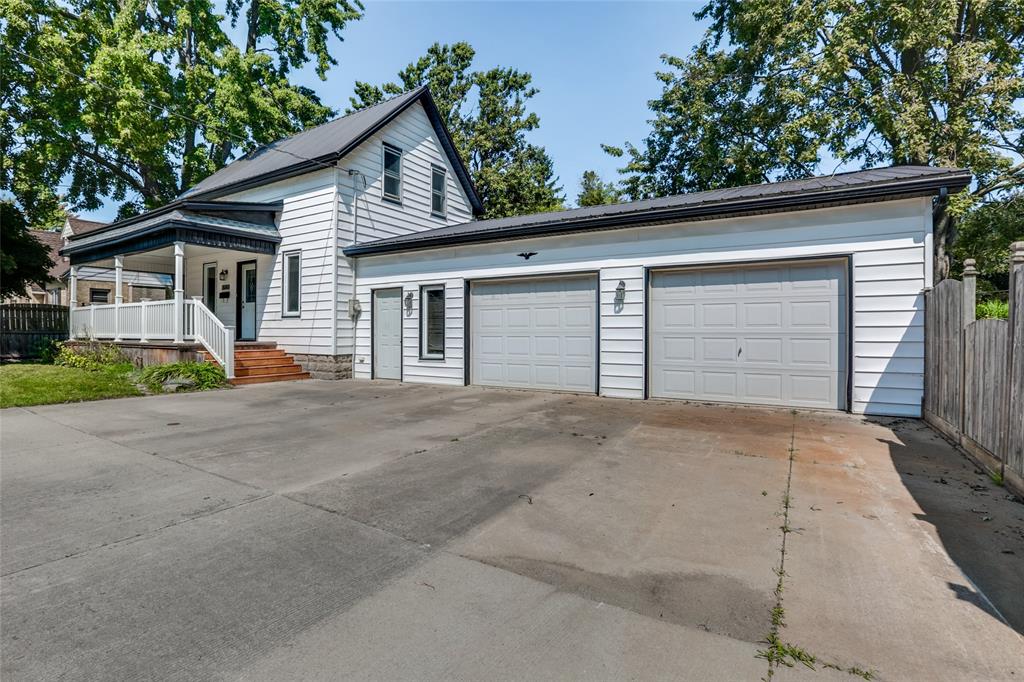 531 SIMCOE Street