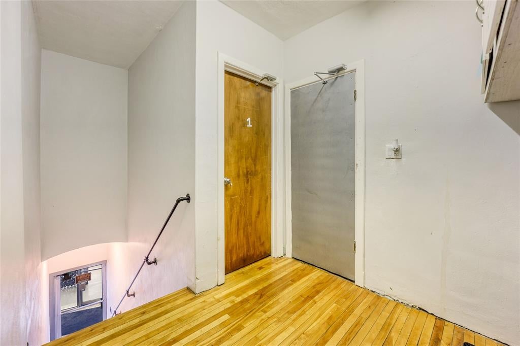 1548 ST. CLAIR Parkway 1 UPPER