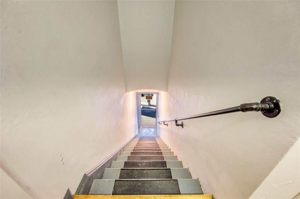 1548 ST. CLAIR Parkway 1 UPPER